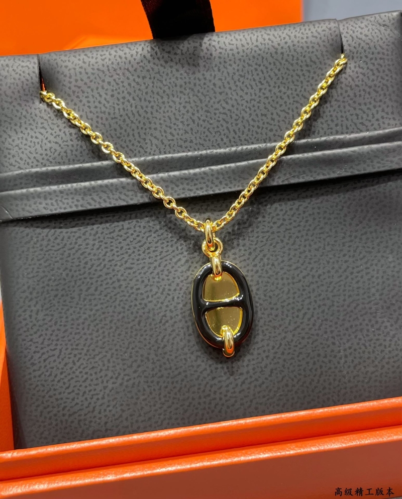H**me5 necklaces